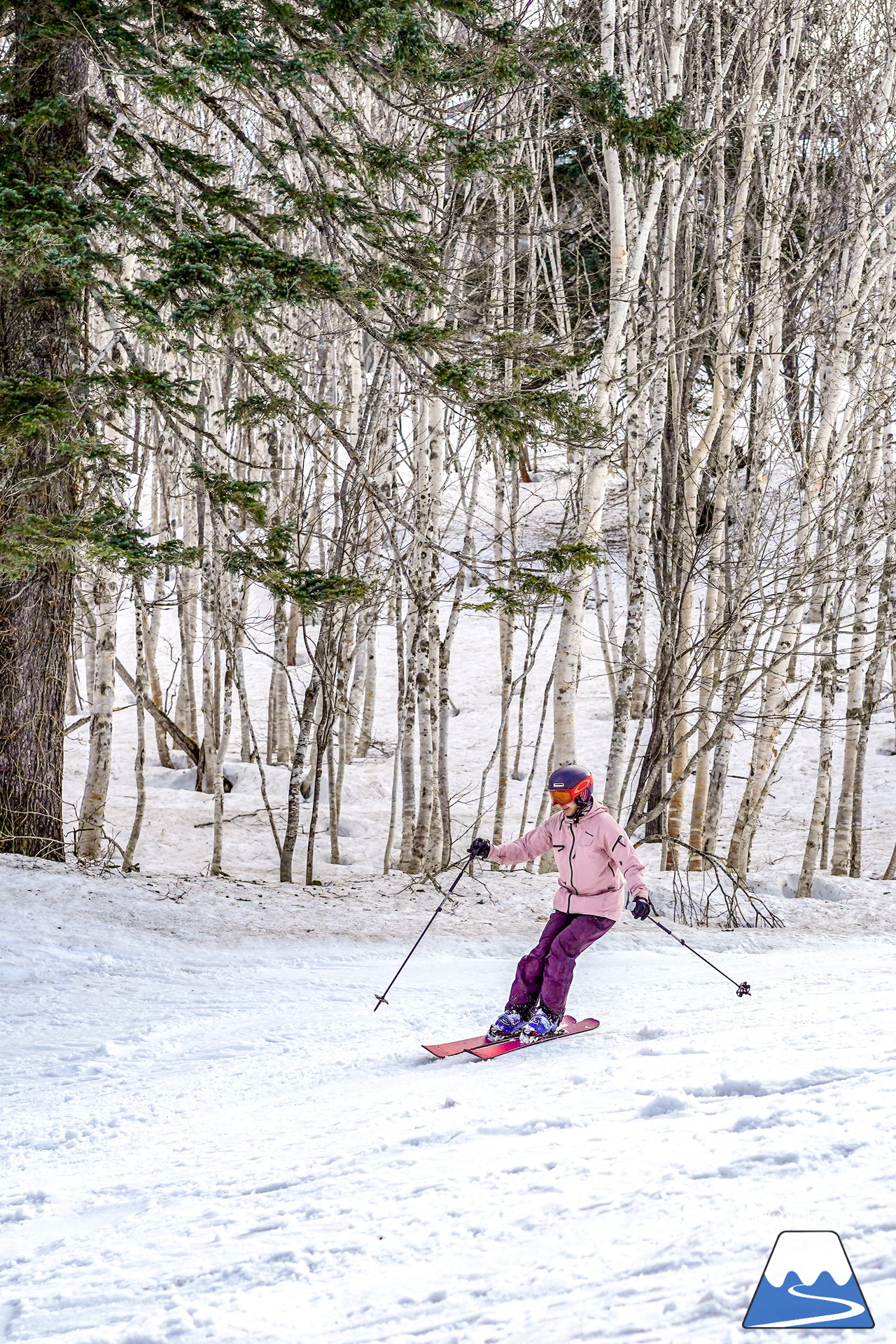 富良野スキー場 のんびりとした雰囲気漂う春のゲレンデ。そこに、サプライズゲスト・プロスキーヤー山木匡浩さん登場！